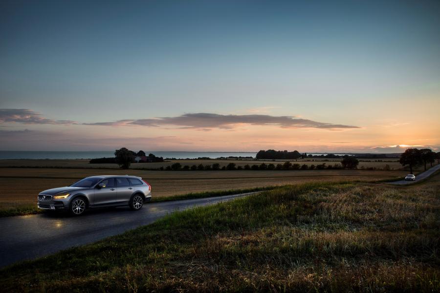  Volvo V90 T6 Cross Country 2016 года  (фото 61 из 104)